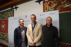 Con los columnistas Cristóbal Villalobos y Jesús Nieto, tras moderar la mesa redonda en la que participaron dentro del Congreso Capital del Columnisno celebrado en León